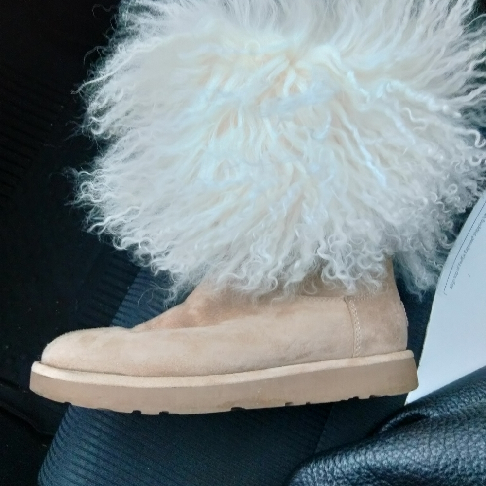 Fluffy uggs - Picture 4 of 5